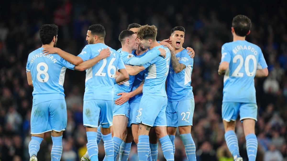 Hasil pertandingan Man City vs Salford City detail gol McAtee